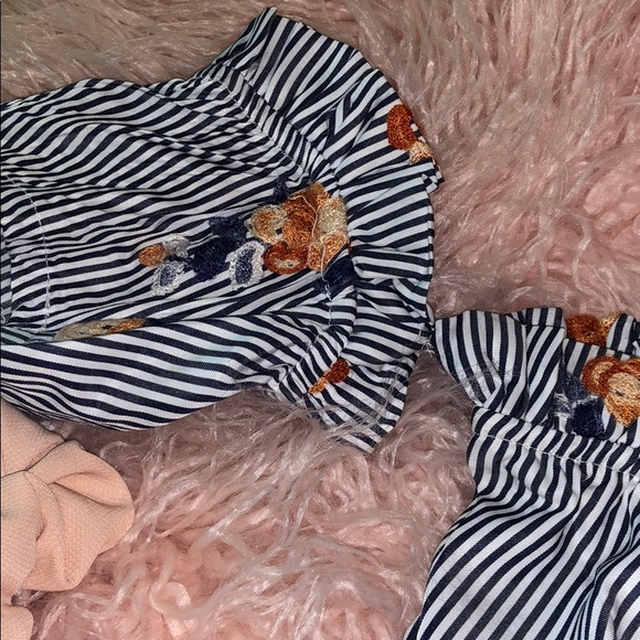 Off-The-Shoulder Ruffled Crop Top - Picture 4 of 7